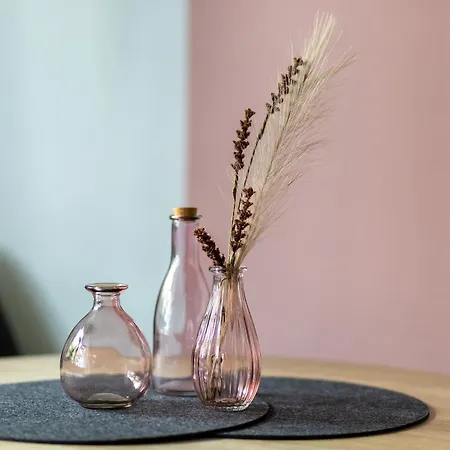 Moderne Stadtwohnungen In - Küche, Schlafsofa, Terrasse Oder Balkon Wlan Smart Tv *